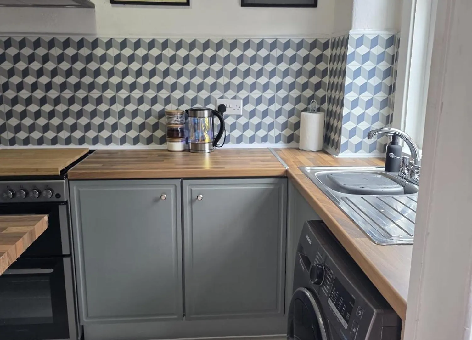Bright And Cosy 2 Bed House With Free Parking Near The City Centre Leeds  Сasa de vacaciones